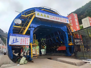 Chariot <span class=keywords><strong>de</strong></span> coulage automatique moderne à double voie pour voies ferrées à grande vitesse avec coffrage <span class=keywords><strong>en</strong></span> acier à béton <span class=keywords><strong>en</strong></span> acier Q235 haute résistance - Product Image 5