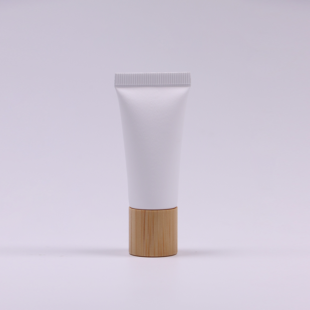 Bagasse Kraft Paper Lipgloss Tube 100% Biodegradable Eco Friendly Recycled Soft Squeeze Empty Lip Gloss Tube With Bamboo Cap