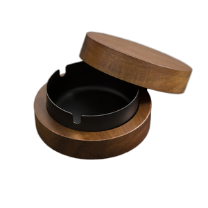 Cenicero Redondo Portátil Clásico de Madera con Tapa Personalizada para el Hogar, Oficina o Sala de Estar, para Fumadores - Product Image 1