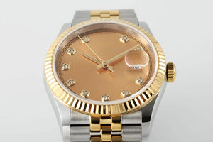 Le boîtier et le bracelet sont tous deux en acier inoxydable 904L. Il est élégant et a un aspect noble. Montre mécanique - Product Image 3