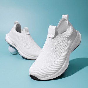 Nouvelle Arrivée 2026 – Chaussures à Bout Extra Large en Maille Volante, Mocassins Décontractés à Semelle Souple, Baskets de Course Athlétiques - Product Image 1