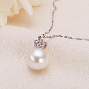 สร้อยคอสไตล์มินิมอลแบบญี่ปุ่น-เกาหลี ทำจากเงินแท้ S925 ประดับมุกน้ำจืดและมงกุฎเพชรซิรคอน  แบบคล้องคอ - Product Image 1