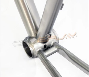 Marco <span class=keywords><strong>de</strong></span> <span class=keywords><strong>bicicleta</strong></span> <span class=keywords><strong>de</strong></span> grava <span class=keywords><strong>de</strong></span> aleación <span class=keywords><strong>de</strong></span> <span class=keywords><strong>titanio</strong></span> al por mayor construcción <span class=keywords><strong>de</strong></span> metal ligero para bicicletas <span class=keywords><strong>de</strong></span> montaña y carretera con BSA BB - Product Image 2