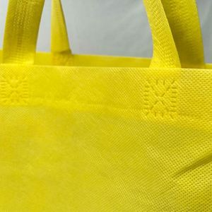 Bolsa de tela no tejida de alta calidad, personalizable con logotipo, pequeña, impresa, para compras, regalos, ropa y camisetas. - Product Image 5