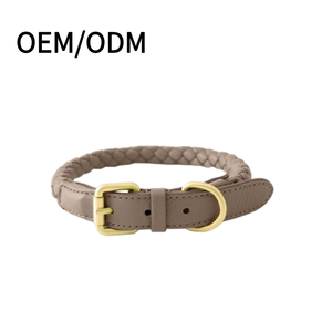 Conjunto de Collar y Correa para Perro o Gato de Cuero Suave, Simple, Clásico, Elegante, Resistente, Trenzado, Impermeable, con Hebilla Dorada, para Perros Grandes, Medianos y Pequeños - Product Image 1