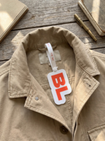 Étiquettes de vêtements personnalisées en EVA imperméable anti-retour avec code-barres, blanches, à boucle unique, scellées à usage unique pour les marques de vêtements