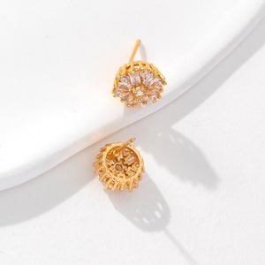 Nuevos pendientes elegantes de gama alta con pétalos para mujer, circonita brillante, moda de moda, luz, temperamento de lujo, aniversarios - Product Image 3