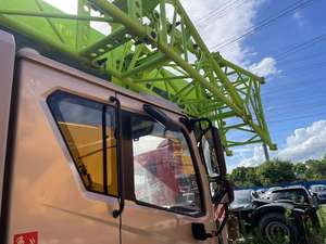 Автокран Zoomlion 80 тонн, модель 2022 года, б/у, с двигателем Weichai, высота подъема 50 м, в хорошем состоянии, продается по низкой цене - Product Image 3