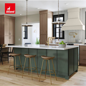 Allandgroup Armadietto da Cucina Personalizzato in Impiallacciatura di Acero e Mandorla, Verniciato Verde Salvia e Verde Harbor, <span class=keywords><strong>con</strong></span> Pannello a Doghe - Product Image 1