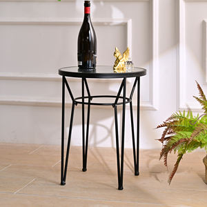 Table basse gigogne en verre et métal noir de style design industriel INNOVA, durable, facile à assembler, mobilier moderne pour le salon - Product Image 4