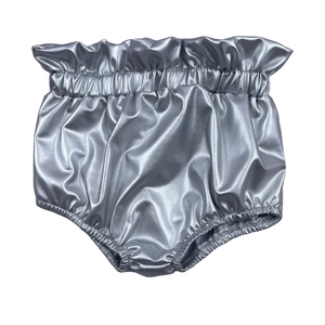Qingli OEM tariffe gratuite personalizzate Multi colore Shinny per bambini in pelle Bloomers Bummies Shorts - Product Image 4