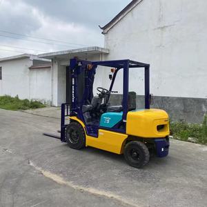 Montacargas Komatsu Usado de Alta Calidad, 2.5 Toneladas, Diésel, para Exteriores, 4x4, con Mástil de 3 Etapas, para Terreno Accidentado, 1 Año de Garantía - Product Image 2