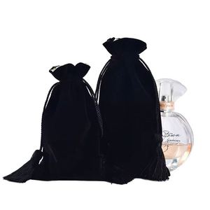 Emballage cadeau recyclable personnalisé, sac en velours satiné avec cordon de serrage, finition noire brillante pour bougies et artisanat - Product Image 1