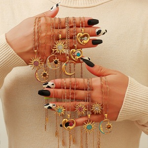 Collar de acero inoxidable con colgante de estrella, luna y sol, chapado en oro de 18k, para mujer, regalo, joyería, accesorio de moda. - Product Image 1