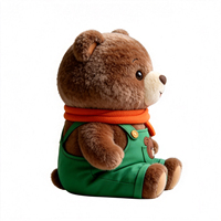 Peluche d'ours brun foncé pas cher, ours personnalisé avec pantalon à bretelles vertes, jouet en peluche moelleux avec écharpe, jouet en peluche animal