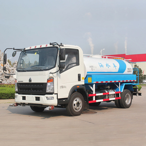 Autocisterna Sinotruk per Acqua e Irrigazione Agricola, Nuova e Usata, SINOTRUK HOWO 6x4 4x2 Autocisterna Spruzzatrice in Vendita - Product Image 1