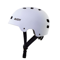 Casque de vélo réglable CE OEM CE CE casque de skateboard matériau ABS casques de scooter de sécurité pour adultes jeunes enfants