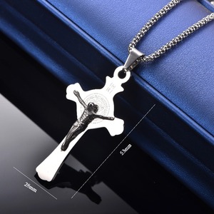 Collier pendentif croix de Saint Benoît en acier inoxydable, bijoux religieux Jésus-Christ - Product Image 5