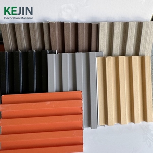 Panel de pared moderno WPC compuesto de madera acanalada <span class=keywords><strong>Louvre</strong></span> para decoración interior Material impermeable y para uso en exteriores - Product Image 2