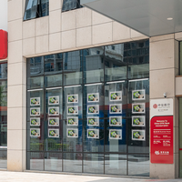Afficheur de vitrine immobilière suspendu Double face signalisation LCD et boîte à lumière LED affichage LCD de publicité de magasin