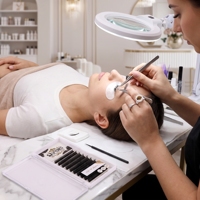 Extensions de cils en forme de W 7D en gros, courbure D 0.07, volume méga mixte, soie mate premium, cils trèfle à éventail automatique