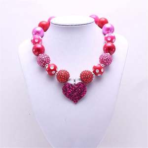 Nuevo collar con colgante de corazón de melocotón, regalo de San Valentín, conjunto de collar para niños, collar grueso con cuentas para niños - Product Image 3