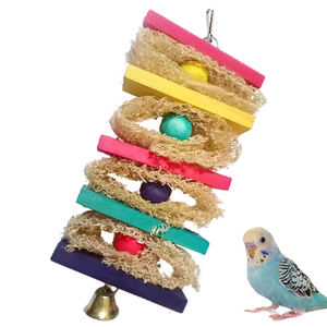 Giocattoli per Pappagalli in Luffa Naturale e Legno Resistente, Colorati Giochi da Masticare per Uccelli, Altalena per Pappagalli e Macaw - Product Image 2