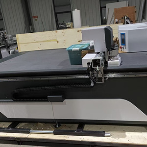 <span class=keywords><strong>Machine</strong></span> de découpe CNC robuste et polyvalente pour cartes de visite, avec couteau oscillant et découpe numérique automatique de contour 900 mm - Product Image 2