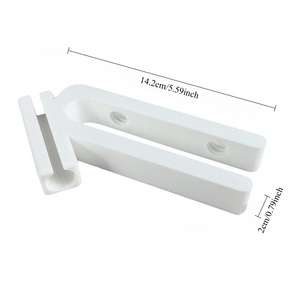 Il secchio stampato in 3D è fissato al bordo del secchio con un supporto per tubo. - Product Image 2