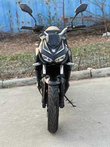 Moto Urbaine 250cc Monocylindre Refroidie par Air pour les Trajets de Loisirs Suburbains, les Trajets Urbains ou les Aventures de Week-end - Product Image 3