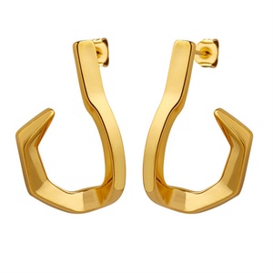 Pendientes de botón en forma de J, chapados en oro, de diseño sencillo y moderno, para mujer. - Product Image 1