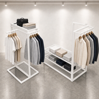 Présentoir à vêtements KED personnalisable en treillis métallique noir avec double tringle de suspension et étagères en maille - Montage facile