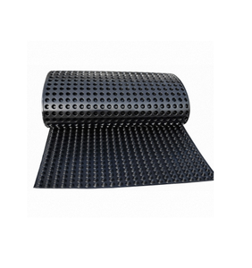 Feuille de protection de drainage en HDPE à alvéoles pour la protection des murs de fondation, l'étanchéité des sous-sols, la rétention des sols et la construction. - Product Image 1