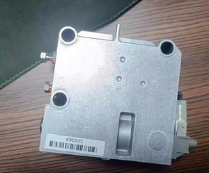 Disyuntor de vacío genuino con protección contra subtensión 3AX1103-2E 3AX1103-2H para subtensión de 3AH, 3AK, 3AE - Product Image 1