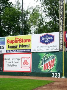 لافتة فينيل مقاومة للتآكل ومضادة للماء ومقاومة للأشعة فوق البنفسجية للمشاريع التي تستغرق فترة بناء تزيد عن 3 أشهر - Product Image 6