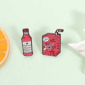 Broches en émail « Self Love Sauce » – Design créatif de bouteille de sauce et de boîte de jus pour fille – Vente en gros - Product Image 2