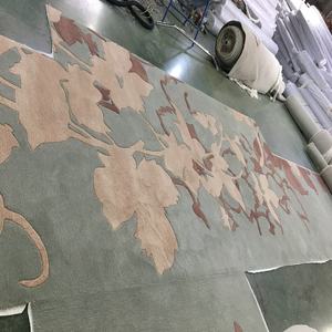 Alfombra Moderna Hecha a Mano con Diseño de Flores para Puerta, Pasillo de Hotel de Lujo, Corredor Comercial - Product Image 4