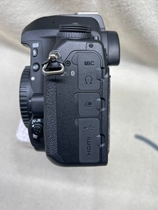 Appareil photo numérique professionnel d'occasion plein format 25MP 4K 30fps avec connectivité sans fil intégrée D780 - Product Image 2