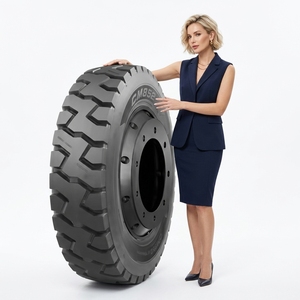Ban Truk Ringan Grosir Goodride, 6.50-16 7.00-12 7.00-16 Ban Radial Tubeless, Tahan Lama & Hemat Bahan Bakar - Product Image 1