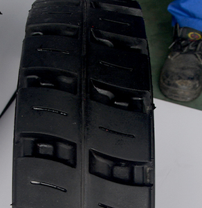 Neumáticos Industriales Serie 28X9-<span class=keywords><strong>15</strong></span> 18X7-8 23X10-12 250-<span class=keywords><strong>15</strong></span> para Montacargas, Duraderos, de Larga Vida Útil y Conducción Cómoda para Almacenes - Product Image 2