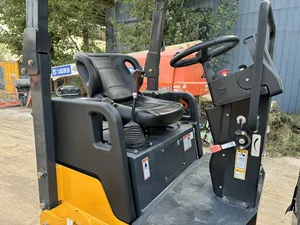 Compacteur mini LiuGong 6033E avec moteur diesel Tier 4 pour le compactage de la terre de remblaiement des fosses de canalisations dans les villages - Product Image 6