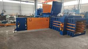 <span class=keywords><strong>Presse</strong></span> à balles hydraulique entièrement automatique <span class=keywords><strong>pour</strong></span> vêtements / <span class=keywords><strong>Presse</strong></span> à balles horizontale <span class=keywords><strong>pour</strong></span> tissus à vendre - Product Image 3