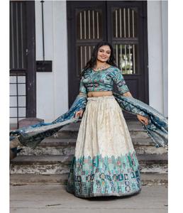 Ensemble Lehenga Choli pour femmes, tenue ethnique indienne pour les fêtes et les festivals, vêtements ethniques pour femmes pour les festivals et les fêtes - Product Image 1