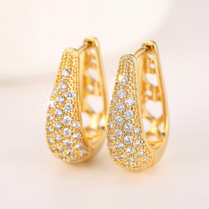 Elegante arete en forma de U para mujer, aretes pequeños y delicados, accesorios de joyería versátiles - Product Image 1