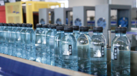 Machine de soufflage de bouteilles en PET pour boissons/eau minérale entièrement automatique Ligne de remplissage d'eau pure avec étiquette d'emballage incluse