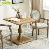 Table à manger ronde en bois de chêne vintage de style campagnard français / Table à manger ronde en bois de chêne populaire pour la location d'événements