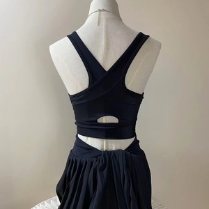 Sujetador deportivo para mujer sin tirantes, con almohadillas lineales antichoque y alta elasticidad, ideal para gimnasio, running, fitness y yoga. Venta al por mayor de fábrica. - Product Image 4
