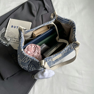 2026 New Fashion Canvas Tote <b>Bag</b> Women's Large Capacity Zipper Closure Shoulder <b>Bag</b> Casual Niche <b>Work</b> Handbag - Product Image 5