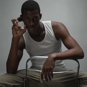 น้ำหอมผู้ชายกลิ่นดอกไม้ขายดี ติดทนนาน กลิ่นหอมสดชื่น ขนาดปกติ 55 มล. - Product Image 4