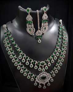 Ensemble de colliers en diamants américains plaqué or Ensemble de bijoux de mariage traditionnels et élégants avec boucles d'oreilles pendantes pour femmes et filles - Product Image 5